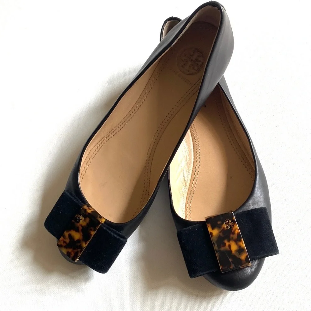 Tory Burch Chase‎ Ballet Nappa Leather Flats - Chase Bow in Black, Size 6.5M